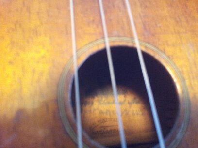 Flea Market Music offers an on-line community for ukulele players to ask questions to Chuck
