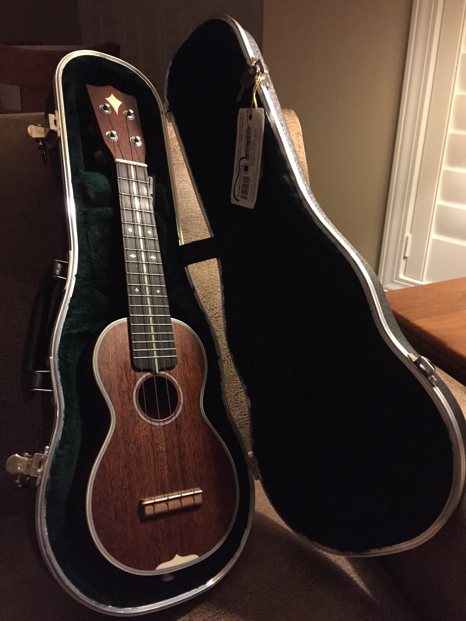 Flea Market Music market place page offers an online auction type