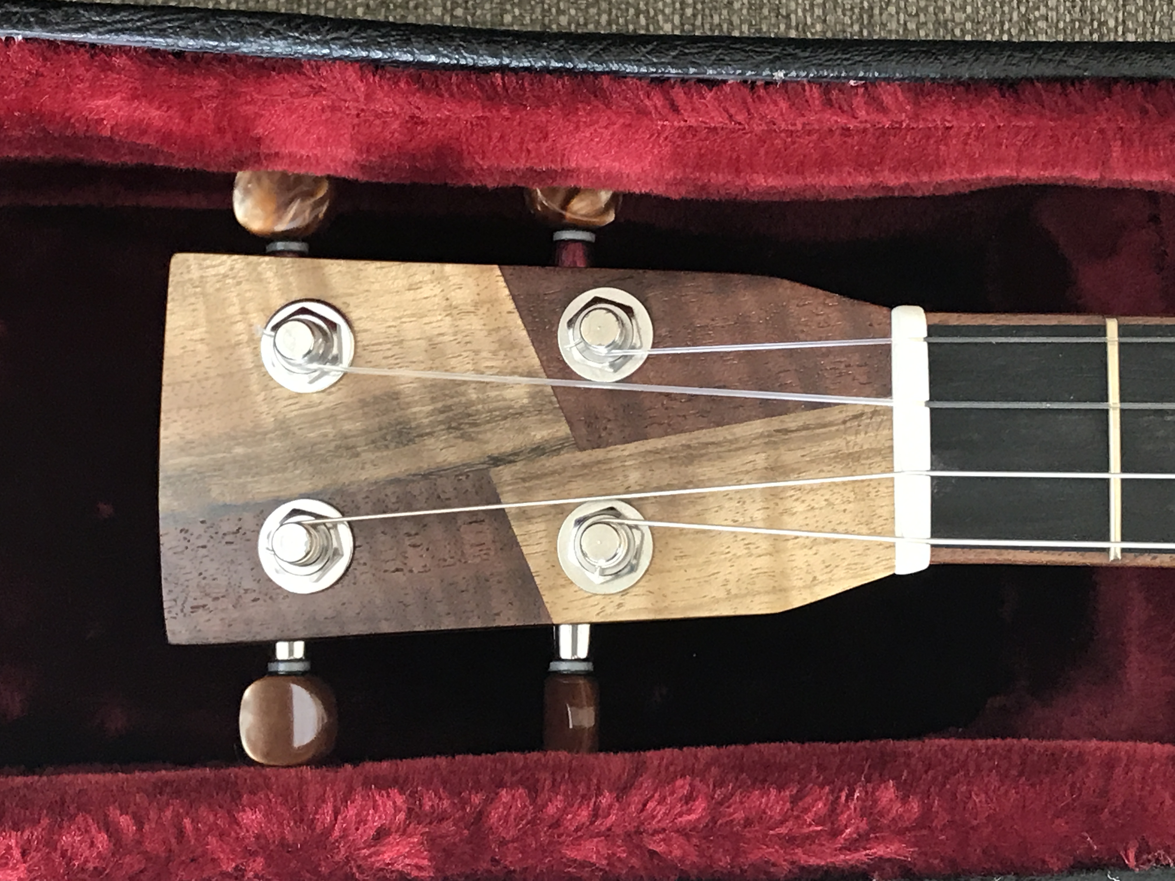 Flea Market Music market place page offers an on-line auction type ...