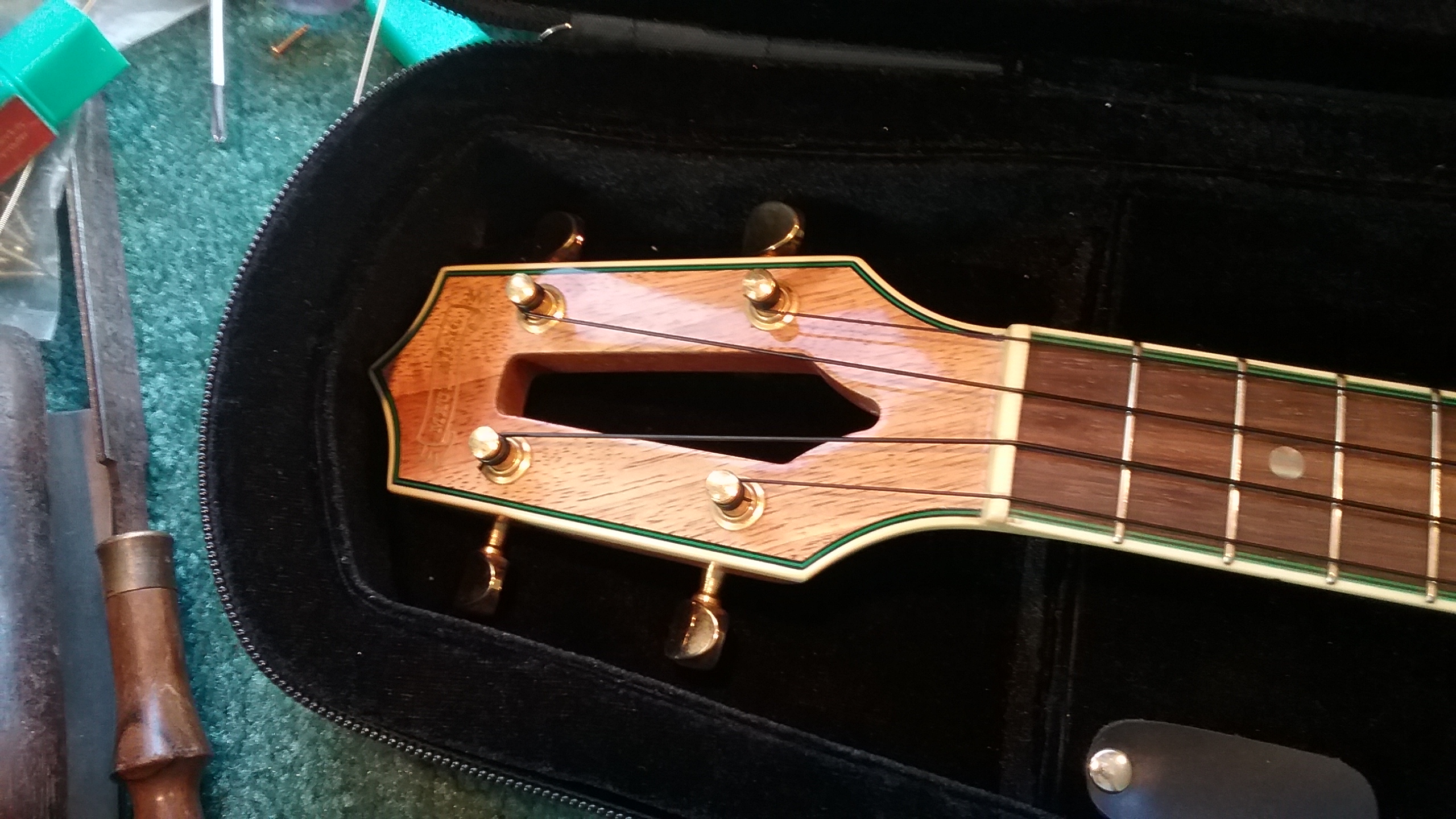 Flea Market Music market place page offers an on-line auction type ...