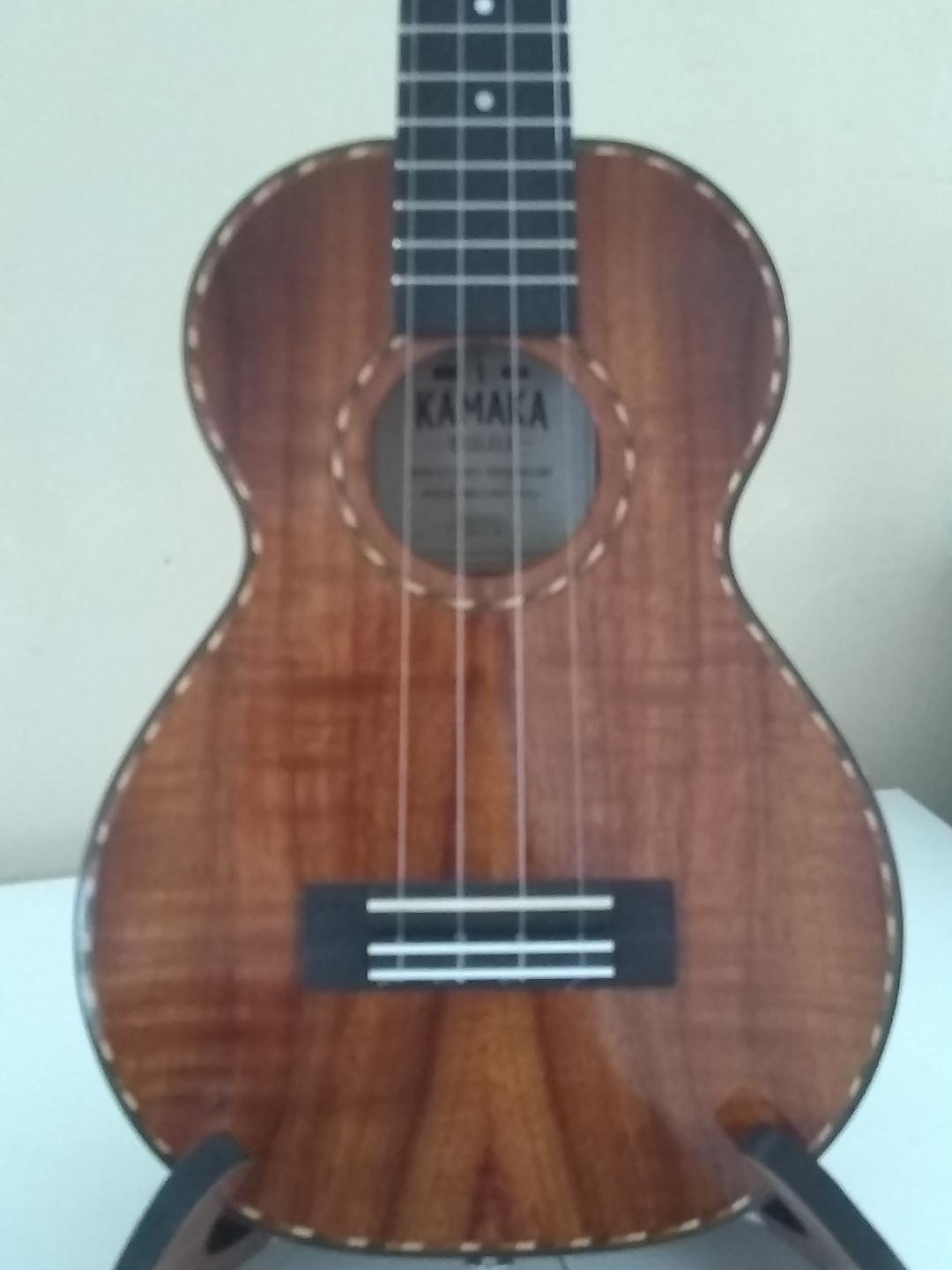 Flea Market Music market place page offers an on-line auction type ...